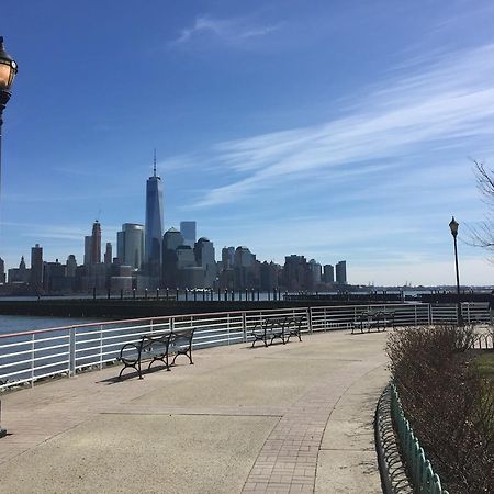 Cesar Suites At River Court Jersey City Exterior photo