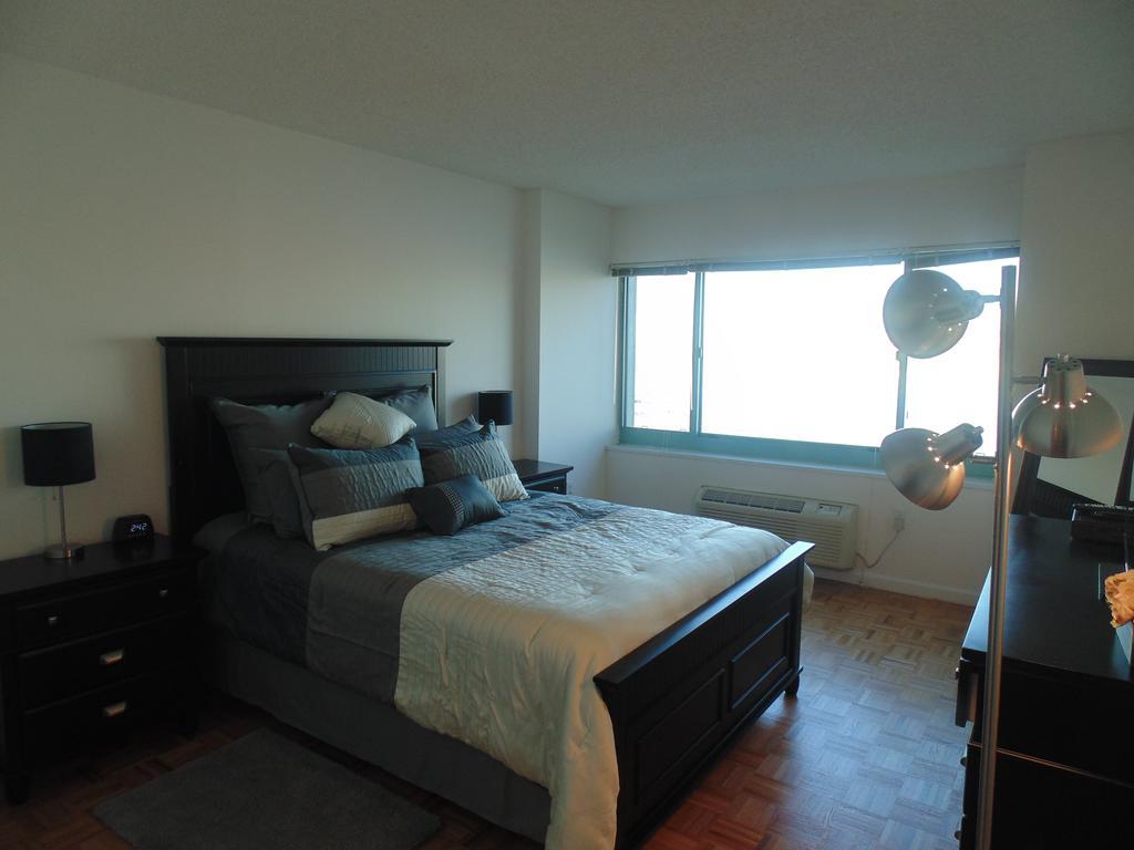 Cesar Suites At River Court Jersey City Room photo