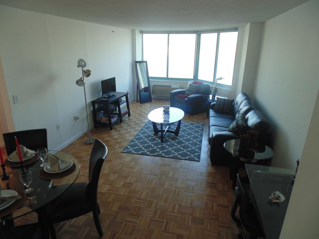 Cesar Suites At River Court Jersey City Room photo