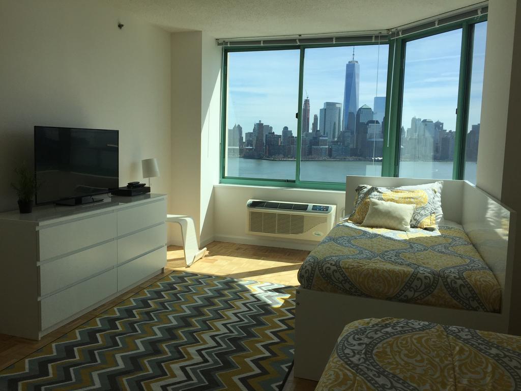 Cesar Suites At River Court Jersey City Room photo