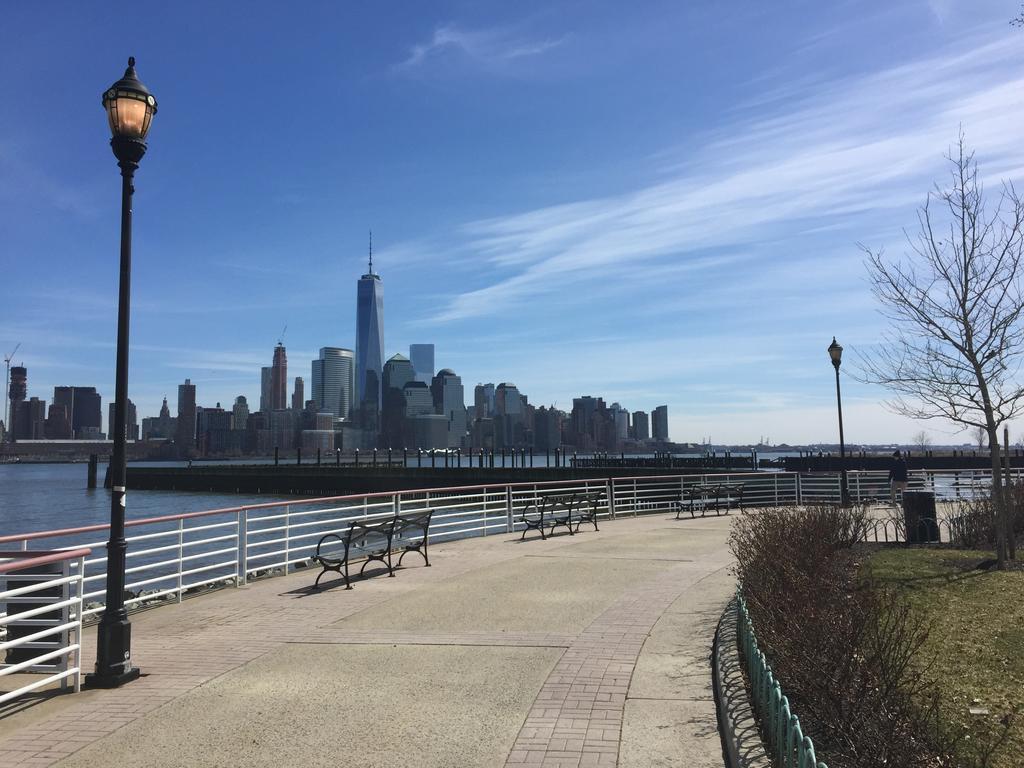 Cesar Suites At River Court Jersey City Exterior photo